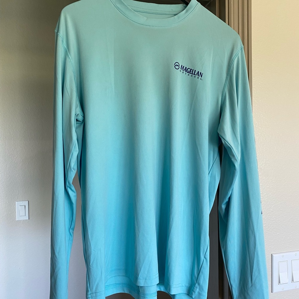 Large Magellan performance shirt
